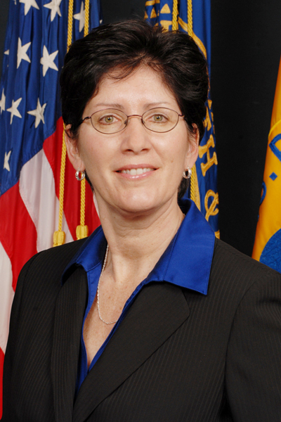 shellie pfohl-400x600