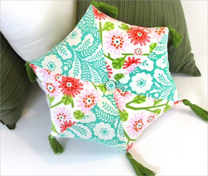 1891-Hexagon-PIllow-1
