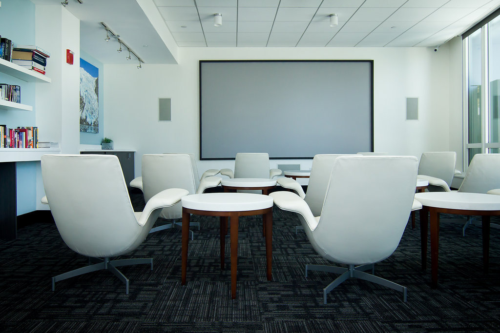 Luxury Waterfront Residence for Rent...