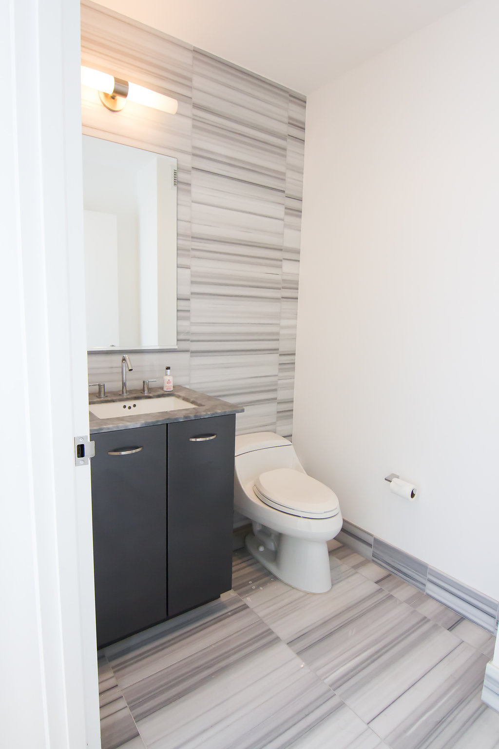 Luxury Waterfront Residence for Rent...