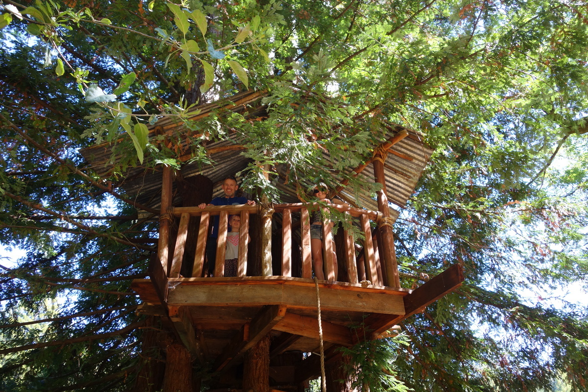 Tree House w-people