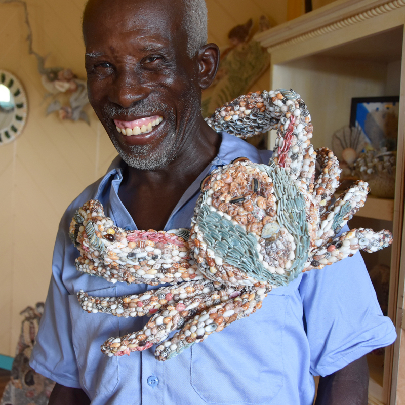 Pastor-Dixon-with-crab