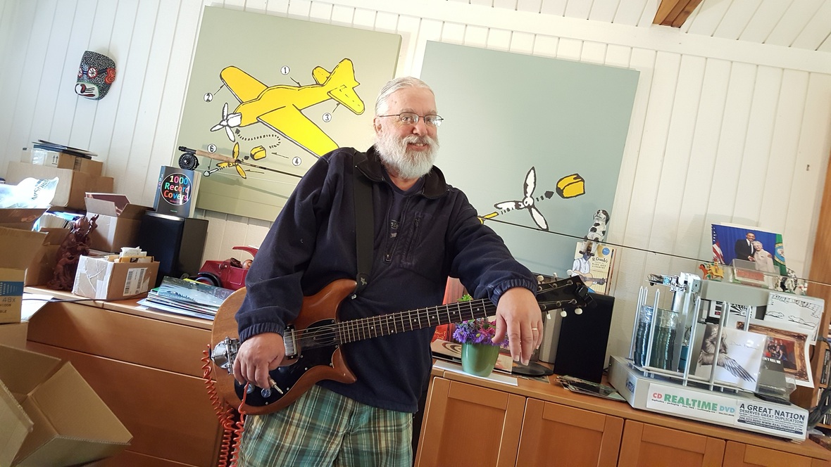 Happy Autumn from Pip Who Stopped In at REALTIME?