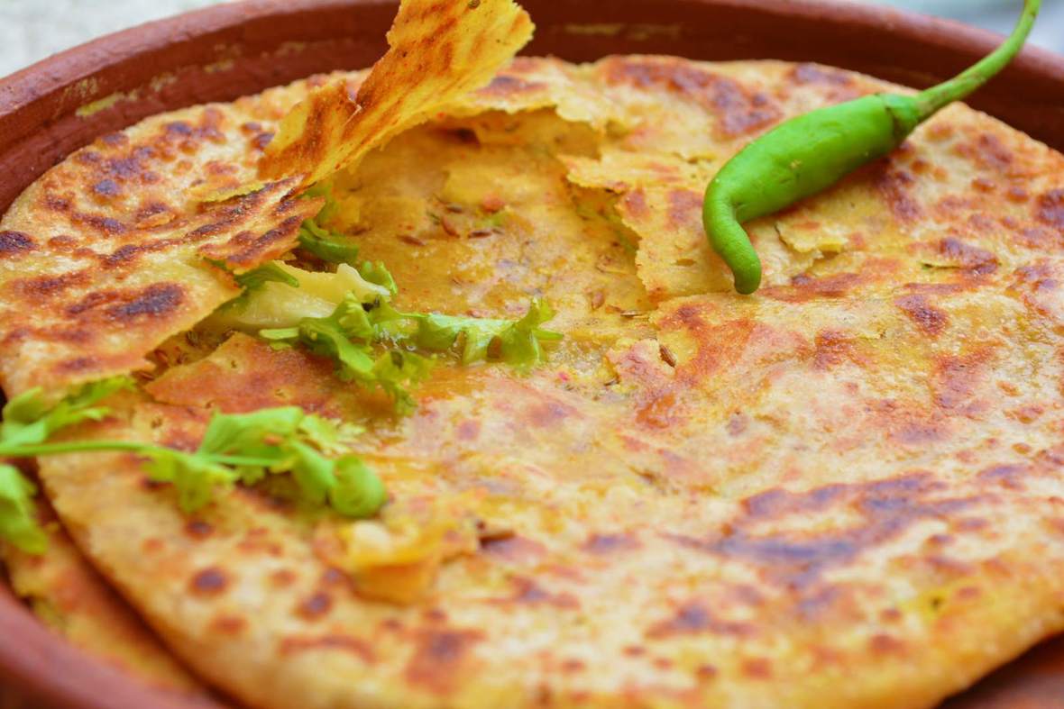 Love Parathas? Here Are 6 Different Types of Parathas And Raithas That
