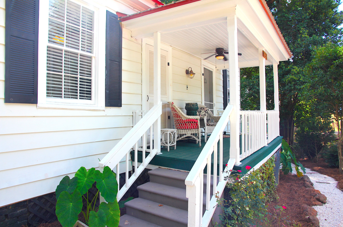 Price Reduced Near Hitchcock Woods!!! Stirrup Cup Cottage