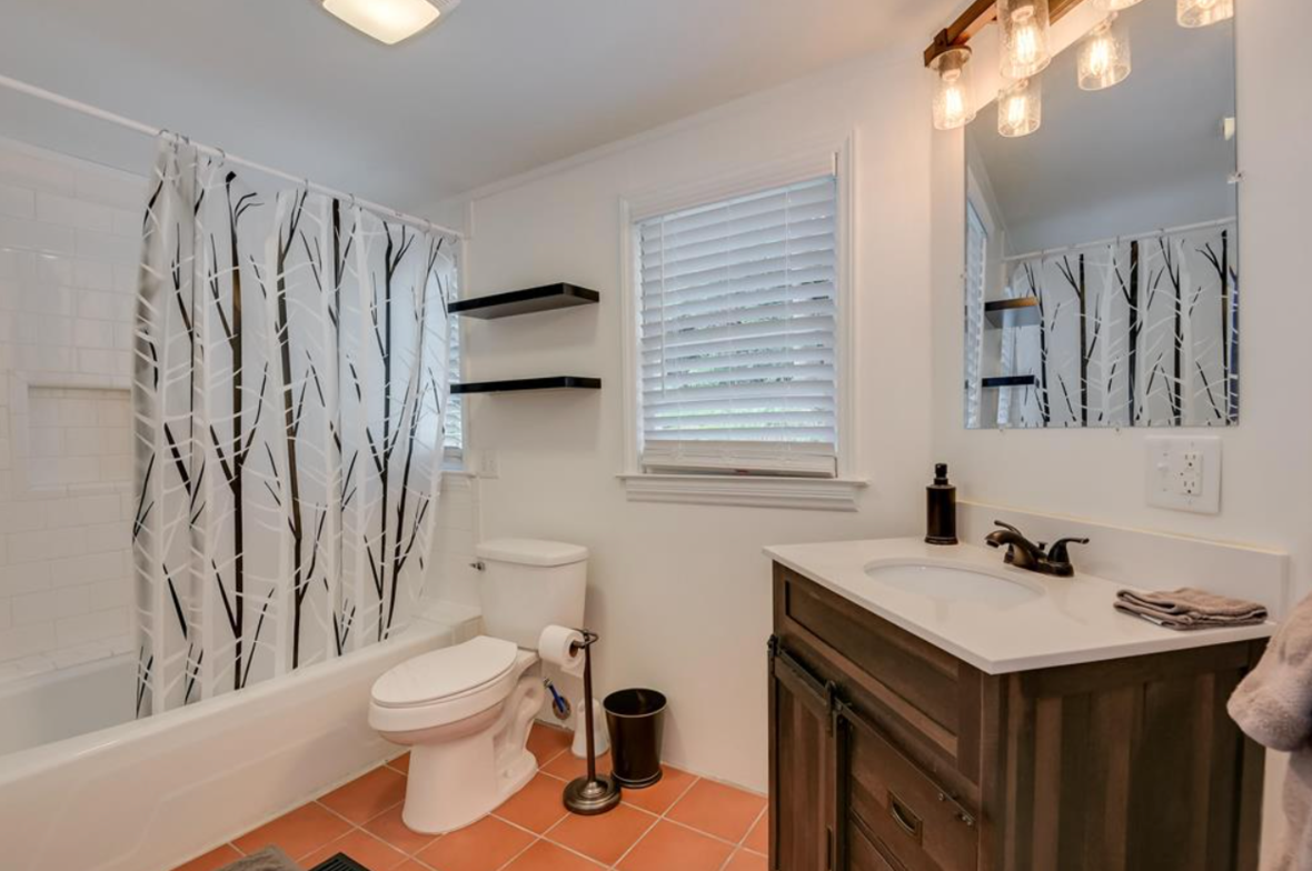 Price Reduced Near Hitchcock Woods!!! Stirrup Cup Cottage