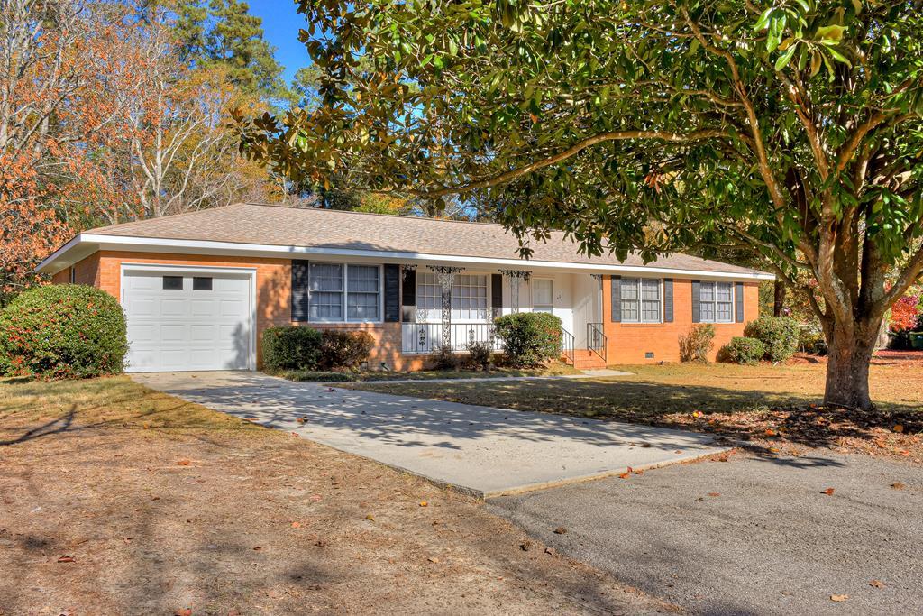 Major Price Reduction in Aiken's Southside!! 408 Heathwood Drive