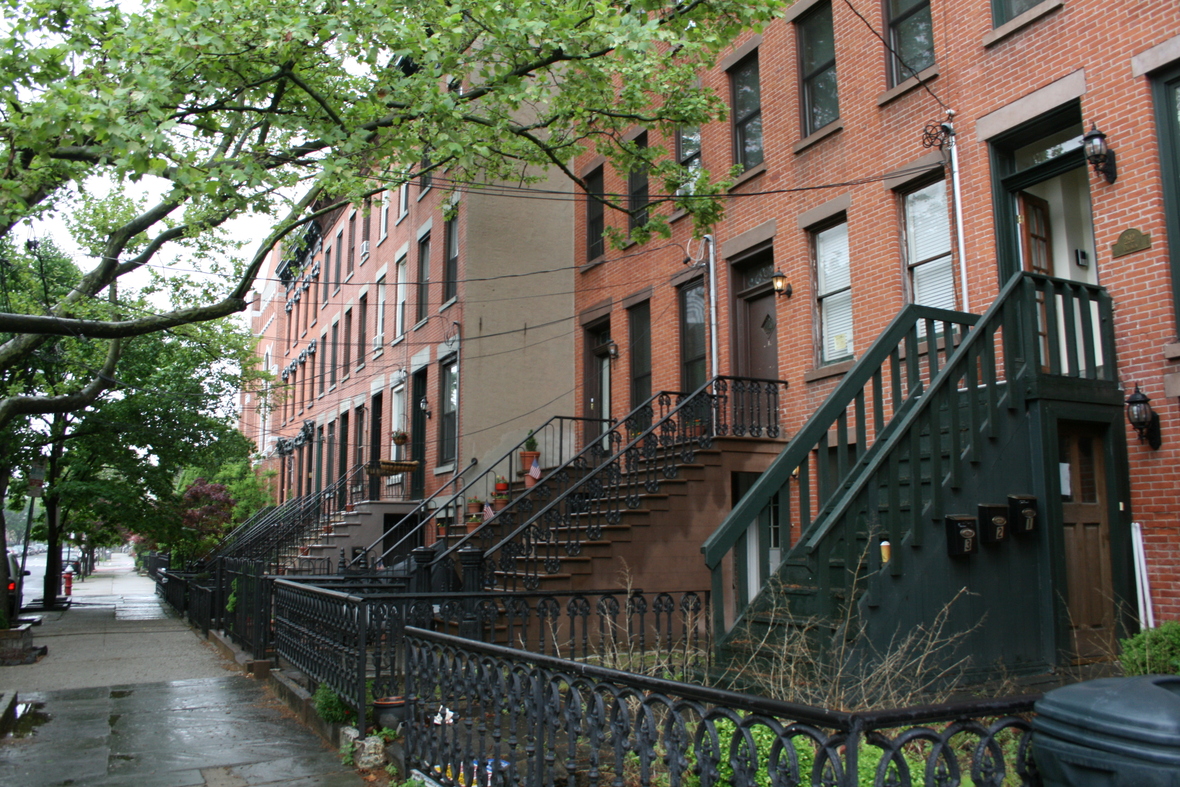 2 months FREE NO Brokers Fee and Easy to See on Short Notice