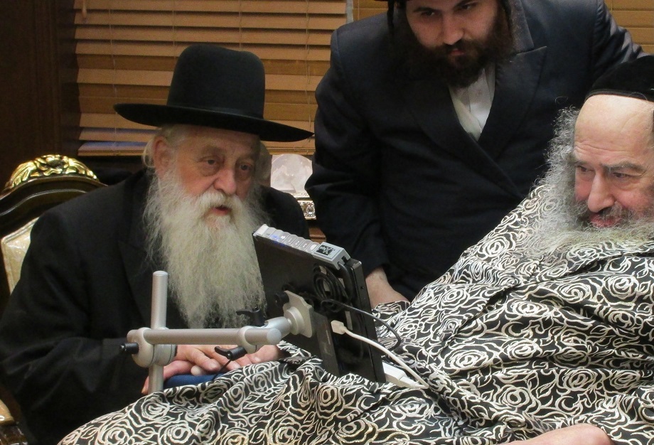 The Rebbe Shlita communicating with Rabbi Elya Ber Wachtfogel Shlita