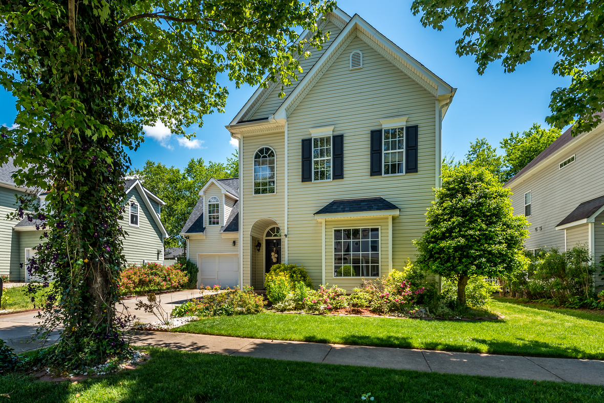 NEW LISTING! 19238 Coachmans Trace, Cornelius NC 28031