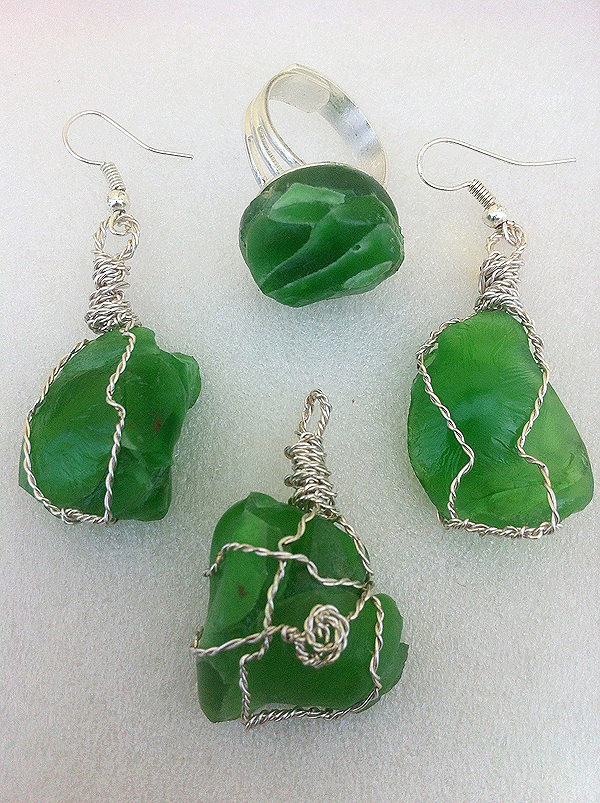 Nouveau-Glass-pendants-green
