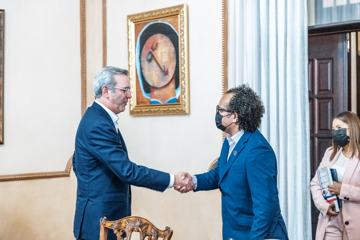 ADN - 20 DICIEMBRE 2021 - palacio nacional premio bachata record y nina-62