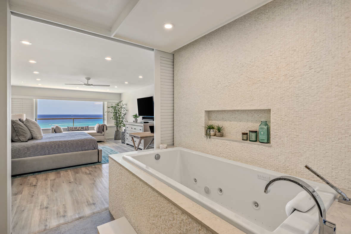 JUST LISTED LUXURY DIAMOND HEAD BEACHFRONT CONDOFULL REBUILD