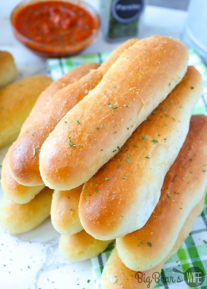 Love Olive Garden Breadsticks? Lets make them at home!