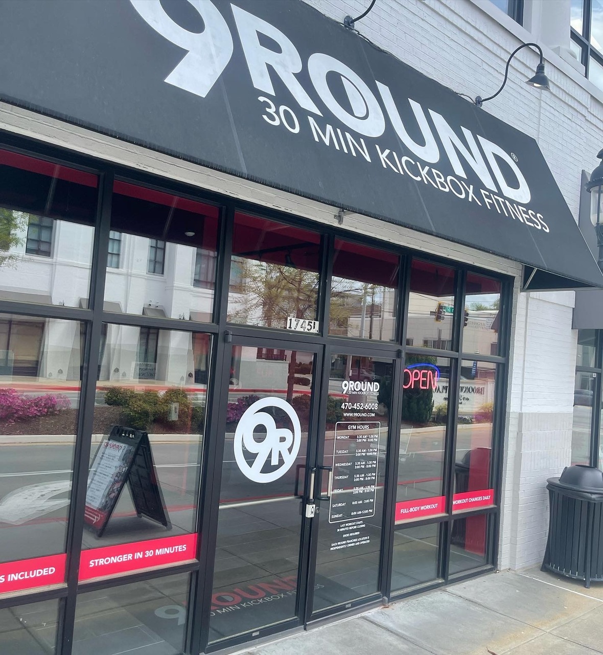 Nouveau Bar & Grill in Jonesboro the 1 Spot for R&B Thursdays 9 Round Fitness on Peachtree