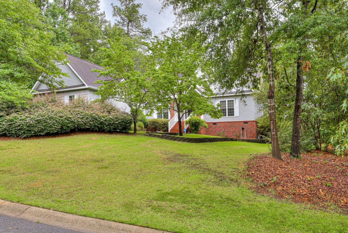 Price Reduced in Woodwinds!! 3 BR/4 BA House on Aiken's Southside 1 Woodwind Way