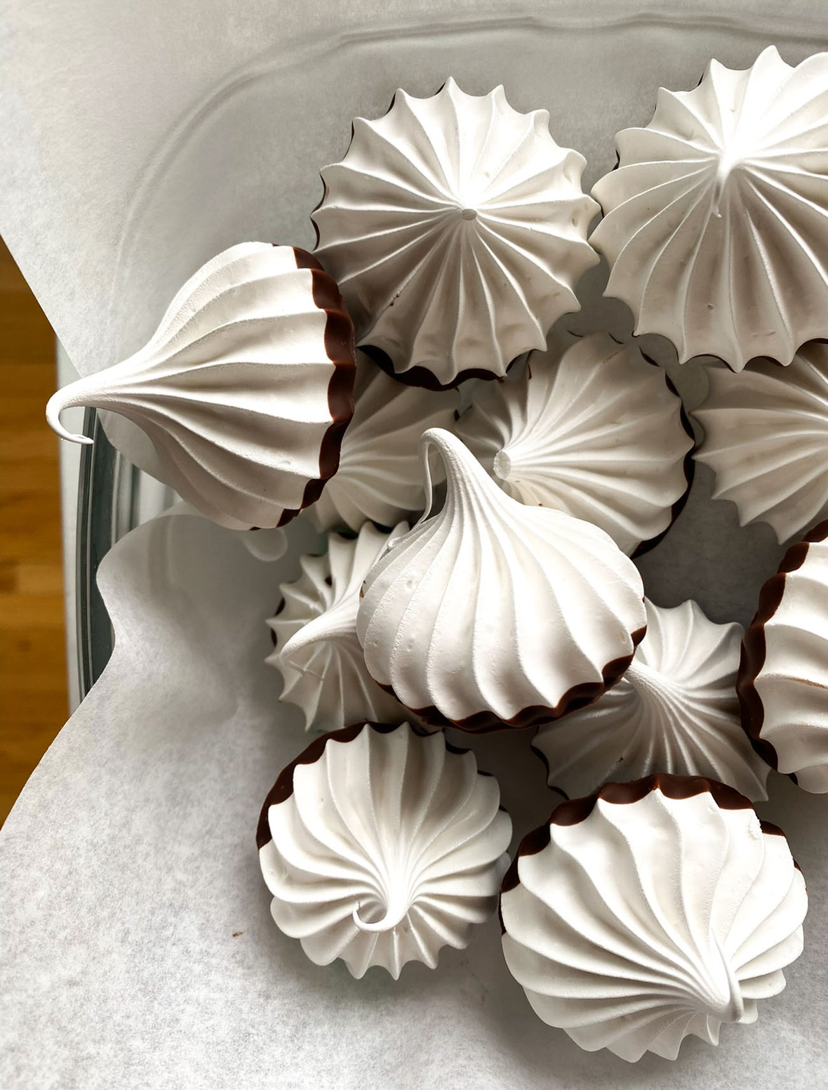 chocolate-dipped-meringue-cookies-6
