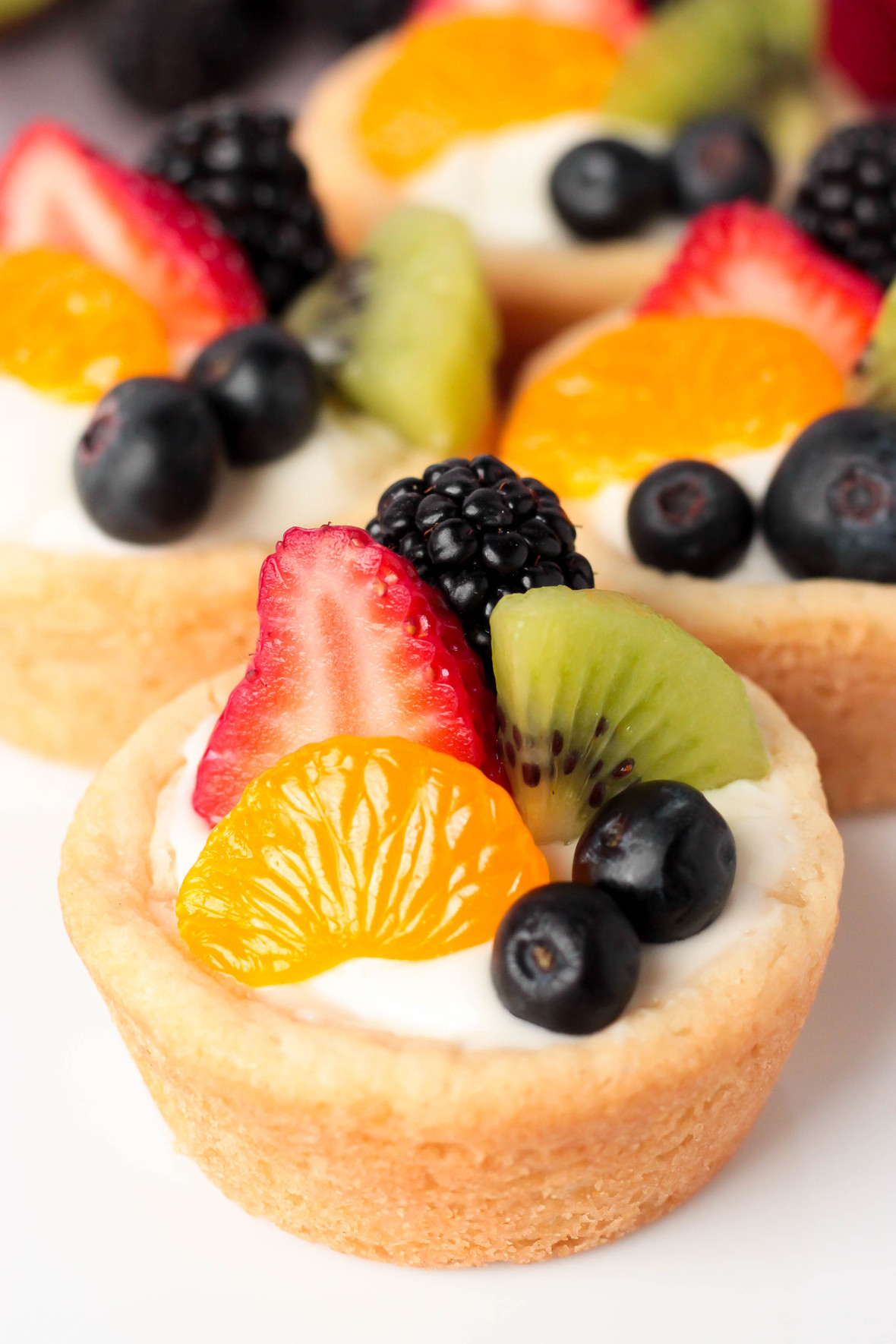 Summer Fruit Cookie Cups! Like a Fruit Dessert Pizza in a cookie cup