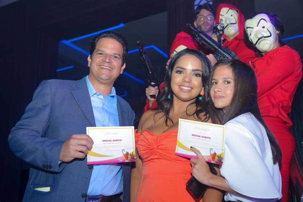 Jorge Torres y Mariaelena Tores ganadores del Special Guest del Torneo Golf View.