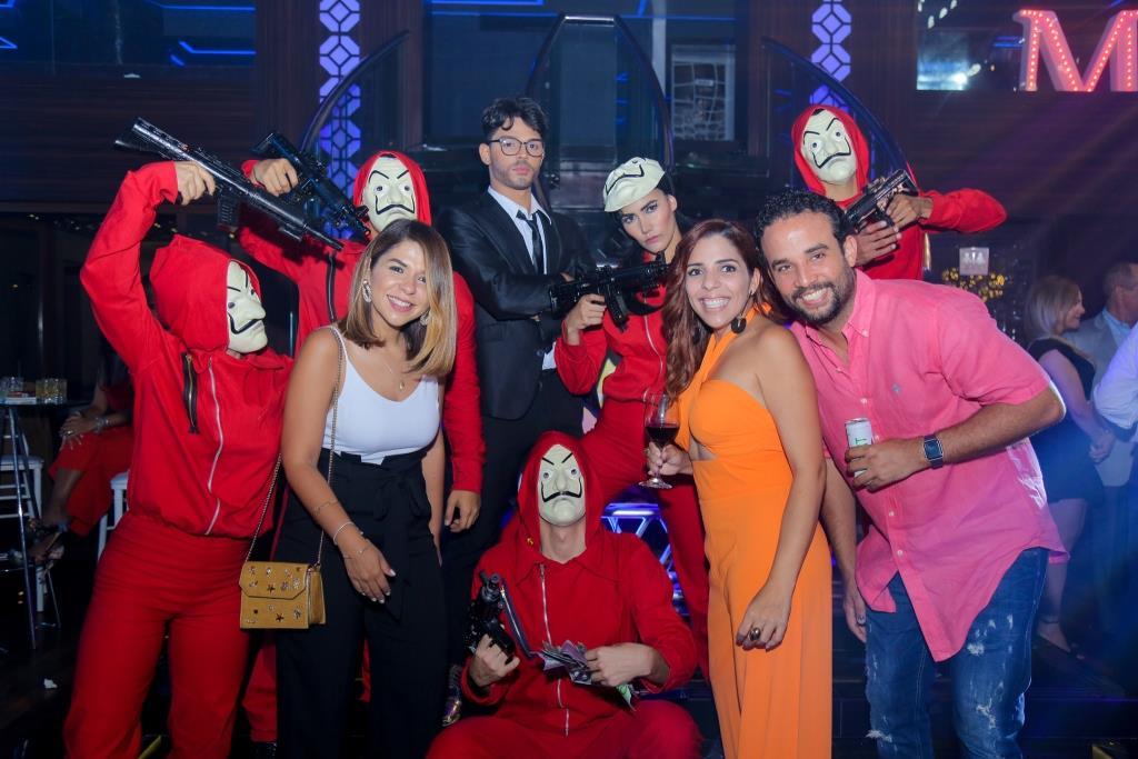 Invitados junto a los personales de La Casa de papel.
