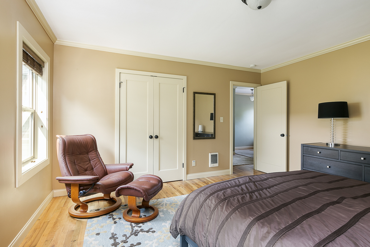 Open House Today 1pm3pm Investor's Condo in SE