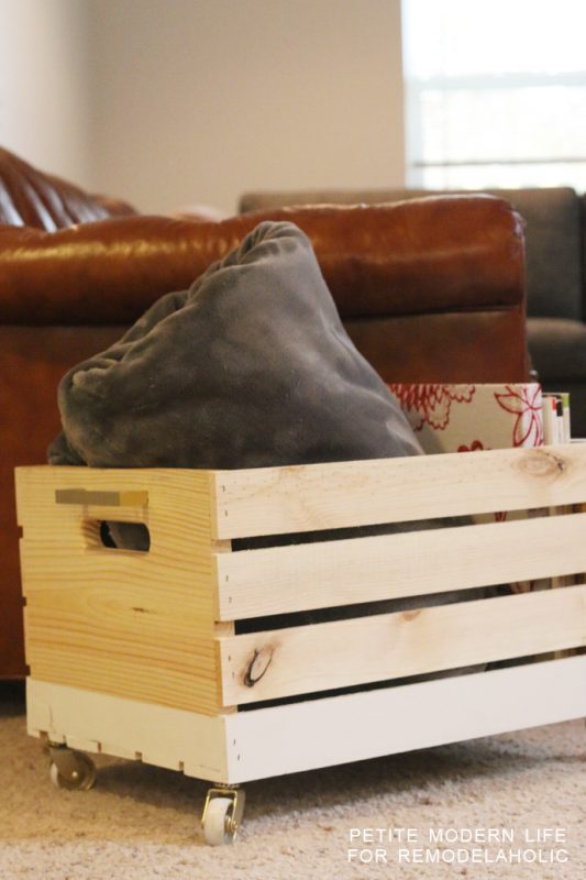 Free Tutorial to Build A Pallet Blanket Ladder + A DIY Wood Blanket Box on Wheels