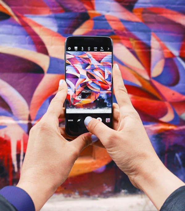 ipphone-picture-social-media
