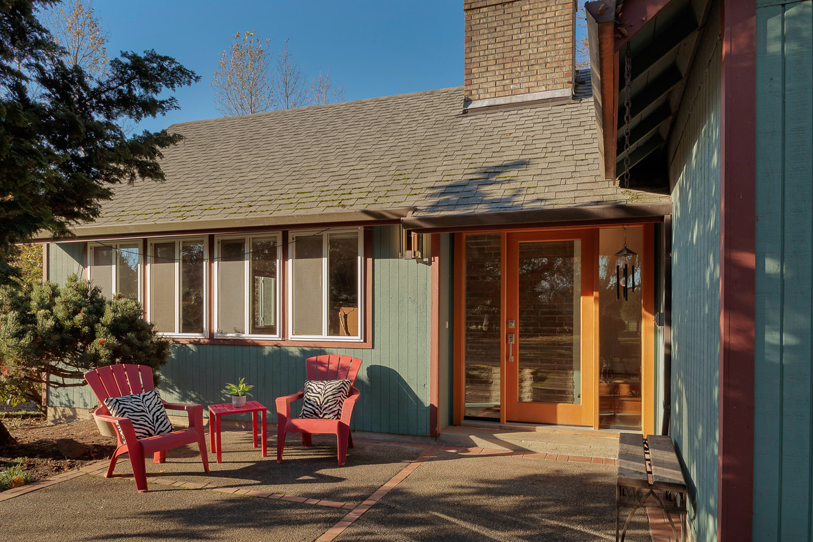 NEW LISTING ON SAUVIE ISLAND RIVER ISLAND REFUGE HOSTED OPEN TUES 12/